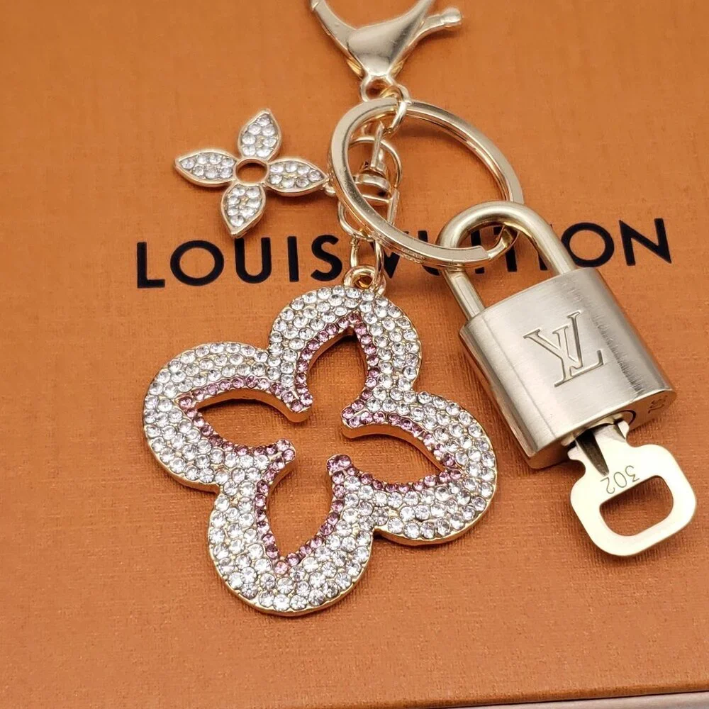 Louis Vuitton Authentic Gold Padlock 🔒 Key +Unbranded Clover Keychain Bag Charm - Picture 6 of 8